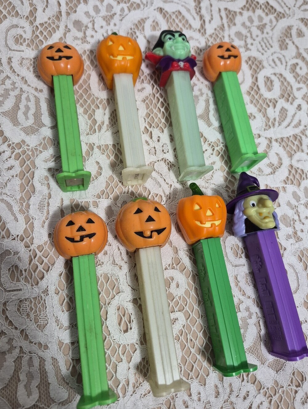 8 Halloween Pez - Picture 2 of 4